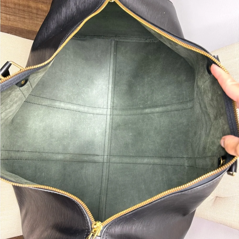 Authentic Louis Vuitton unisex Keepall 55 bag black Epi leather - Picture 15 of 16